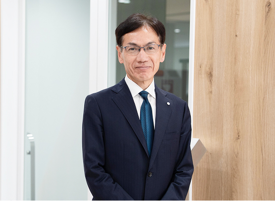 岩﨑 崇（取締役執行役員 経営企画部長）